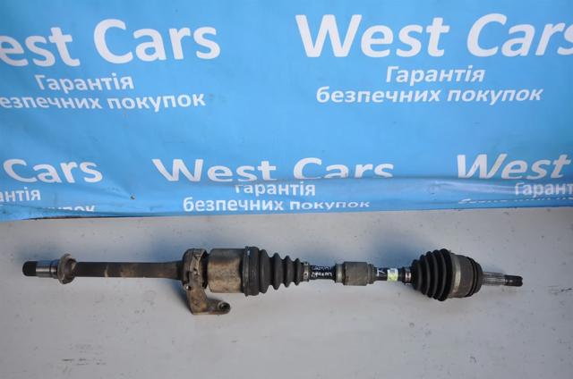 Піввісь передня, права Toyota Solara