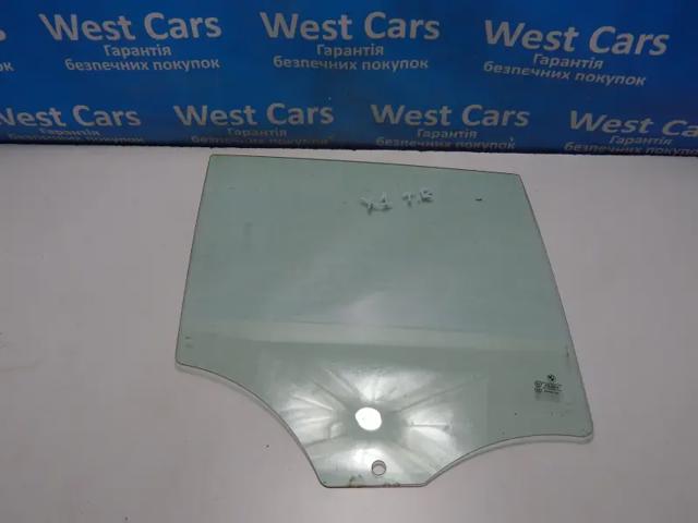 Скло заднє праве 51352990300 BMW