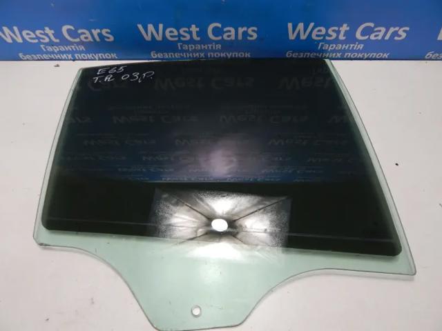 Скло задньої двері правої 51358223810 BMW