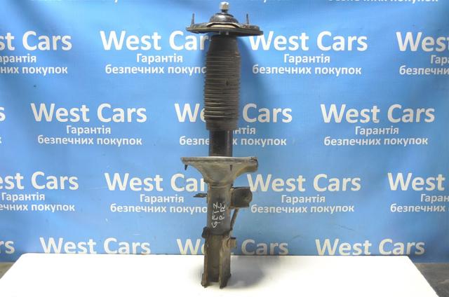 Стійка передня права 546601C300 HYUNDAI
