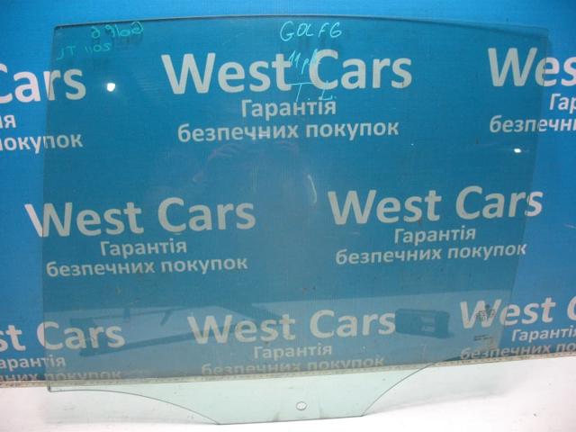 Скло задньої двері лівої 5K6845025C VAG