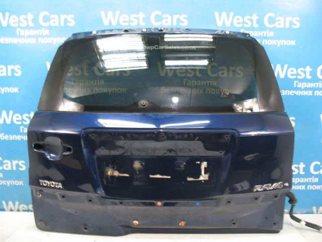 Треті двері Toyota RAV4 III