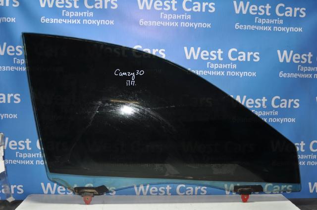 Скло передньої правої двері 68101AA030 TOYOTA