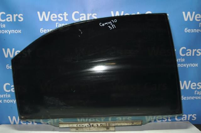 Скло заднє праве 68103AA010 TOYOTA