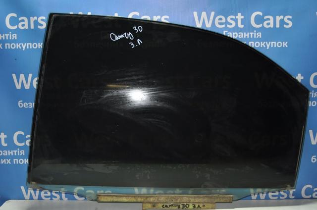 Скло задньої двері лівої 68104AA010 TOYOTA