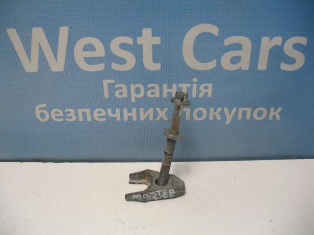 Кронштейт кріплення форсунки Renault Trafic 2