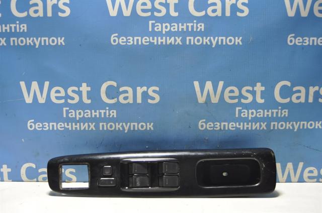 Кнопковий блок керування склопідіймачами центральної консолі 84820AA050 TOYOTA