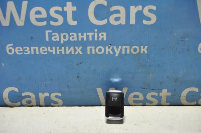 Кнопка підйомника переднього правого скла A2049057601 MERCEDES