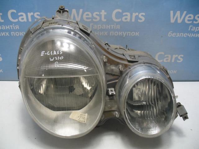 Фара правая Mercedes E