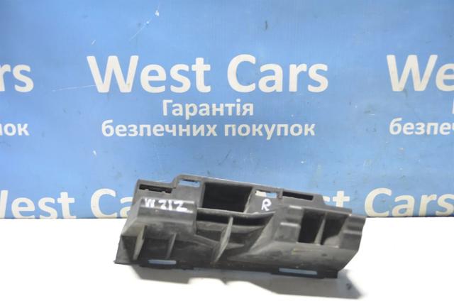 Кронштейн бампера переднього, правий A2128852465 MERCEDES