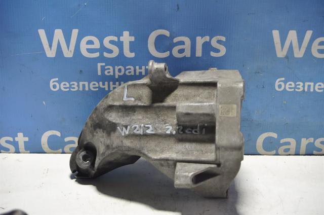 Кронштейн подушки (опори) двигуна, лівої A6512230004 MERCEDES