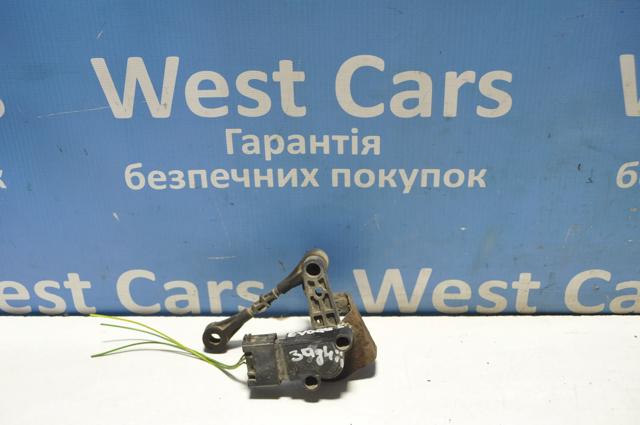 Датчик рівня положення кузова, задній правий LR024222 LAND ROVER