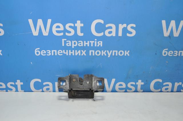 Запор капота (замок і привід замка капота) LR065340 LAND ROVER