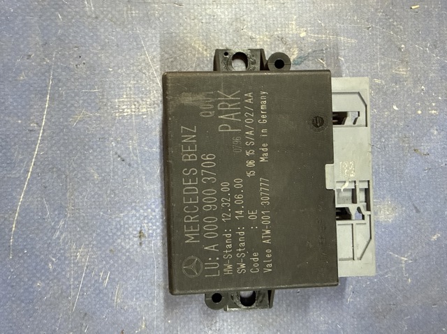 Модуль керування (ЕБУ) парктроніком A0009003706 MERCEDES