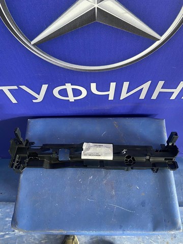 Кронштейн радіатора правий A0995040500 MERCEDES