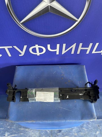 Кронштейн радіатора лівий A0995040700 MERCEDES
