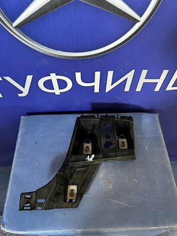 Кронштейн бампера заднього, правий A1668805803 MERCEDES