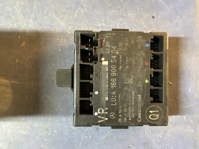 Блок комфорту передніх дверей A1669005404 MERCEDES
