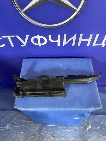 Радіатор охолодження двигуна, правий A1675054900 MERCEDES