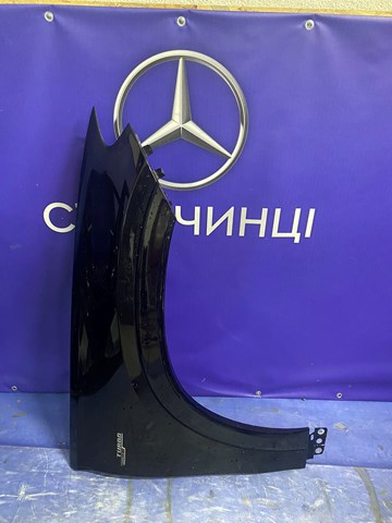 Переднє праве крило A1678802400 MERCEDES