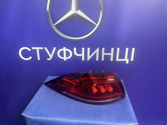 Задній лівий зовнішній ліхтар A1679061007 MERCEDES