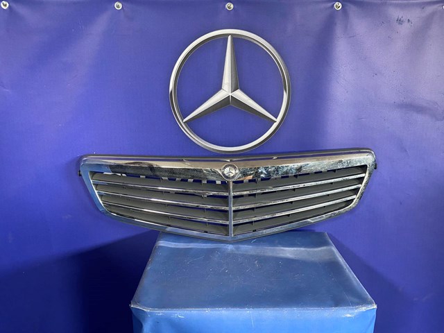 Решітка A2048801283 MERCEDES