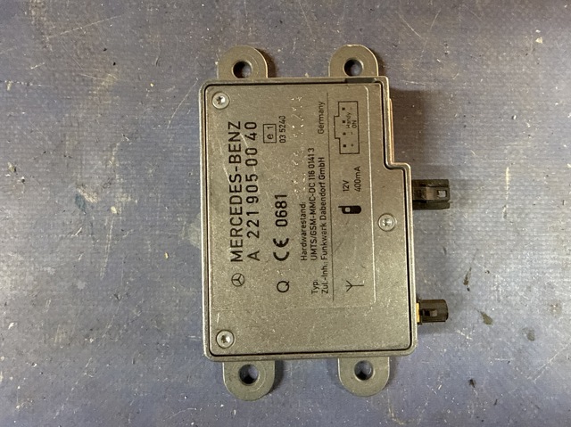 Підсилювач сигналу антени A2219050040 MERCEDES