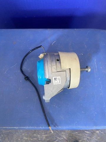 Права опора двигуна A2222408017 MERCEDES