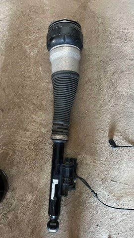 Амортизатор задній, правий A2223200413 MERCEDES
