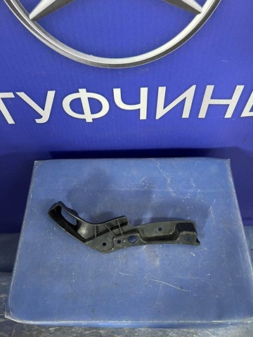 Кронштейн бампера переднього, правий A2538857800 MERCEDES