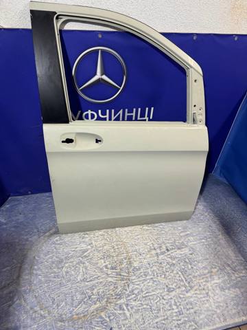 Пасажирські передні двері A4477206700 MERCEDES