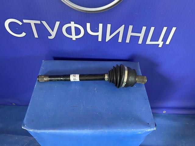 Привід передній правий A4633307601 MERCEDES