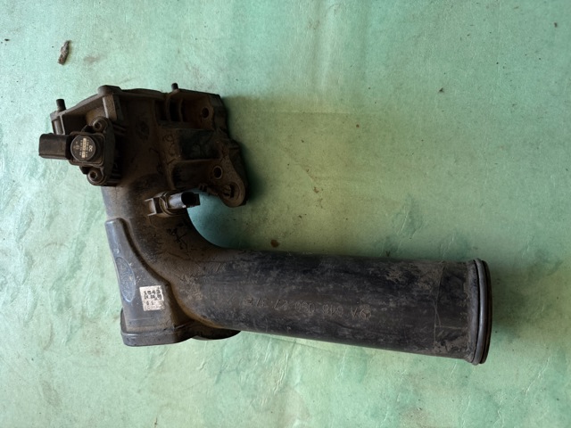 Патрубок дросельний A6460902737 MERCEDES