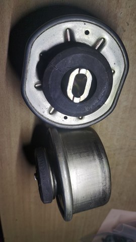 Підвіска двигуна (силового агрегату) 701199201 VAG