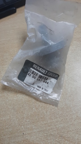Болт коленвала 8200557644 RENAULT