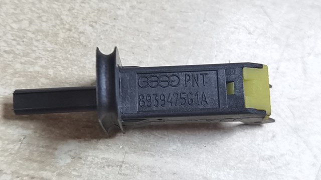 Датчик закривання дверей (кінцевий вимикач) 893947561A VAG