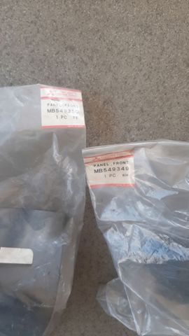 Крило переднє праве Mitsubishi L 300 P0W, P1W, P2W