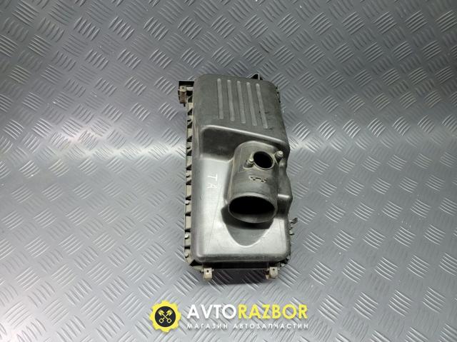 Корпус повітряного фільтра, нижня частина 177010G010 TOYOTA