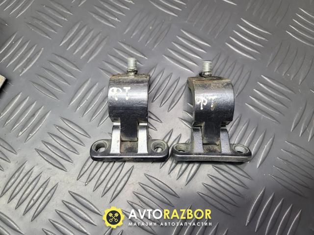 Петля задньої багажної, 3/5 -ої двері 1J9827301 VAG