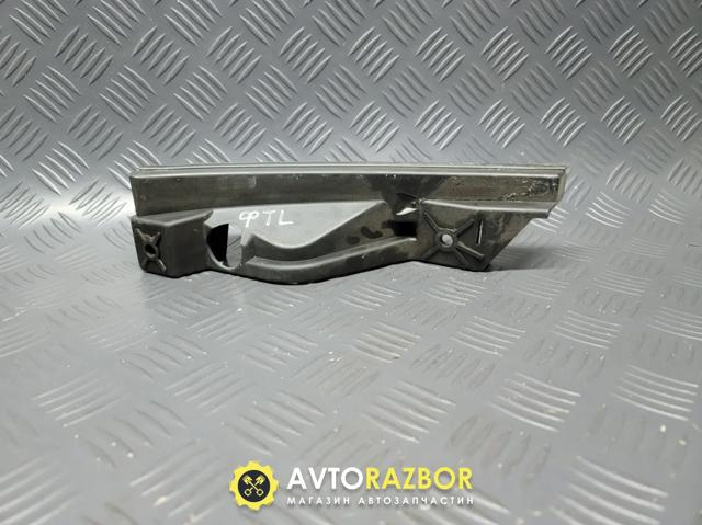 Кронштейн бампера переднього, лівий 1T0807889A VAG