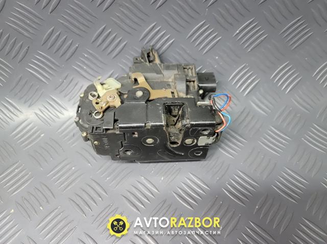 Замок дверей водія 3B2837015AK VAG