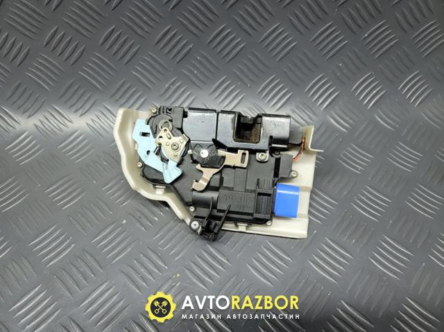 Замок передніх пасажирських дверей 3D2837016J VAG