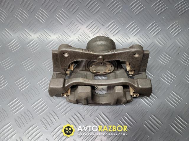 Скоба супорта переднього 4772205030 TOYOTA