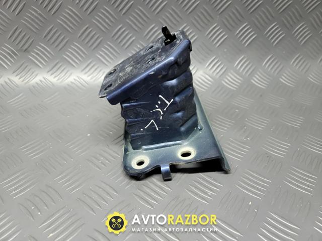 Кронштейн підсилювача переднього бампера 570140F010 TOYOTA