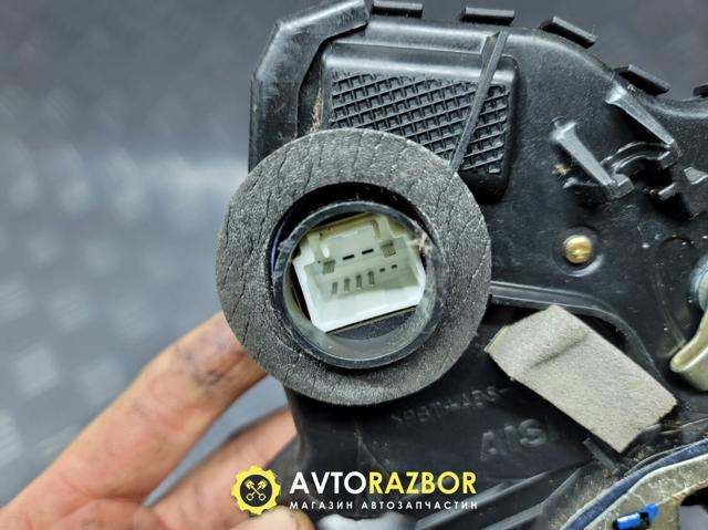 Замок водійських дверей 6904002151 TOYOTA