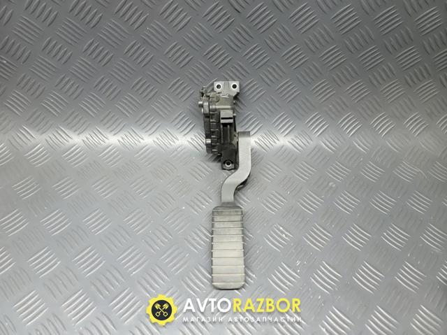 Підаль газу 8200003392 RENAULT