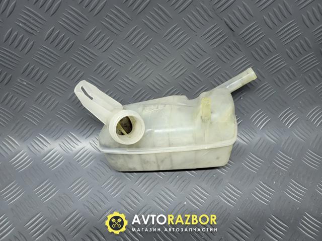Бачок системи охолодження, розширювальний 8200273157 RENAULT