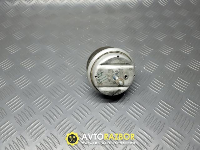 Подушка (опора) двигуна, ліва 8D0199379A VAG