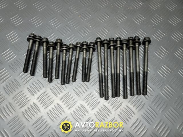 Болт кріплення головки блоку циліндрів 9091002136 TOYOTA
