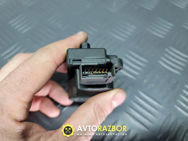 Двигун заслінки печі A2038201642 MERCEDES